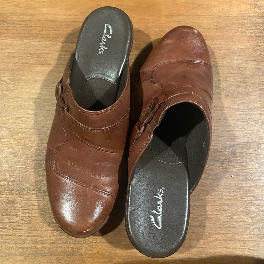 Clarks woman shoes clogs size 8